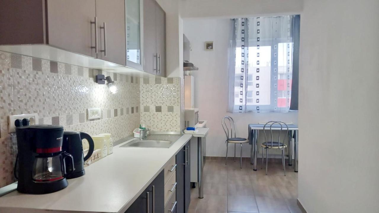 Black And White House 아라드 외부 사진